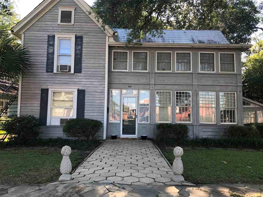 213 S Lee St, Fitzgerald, GA 31750 - photo 1