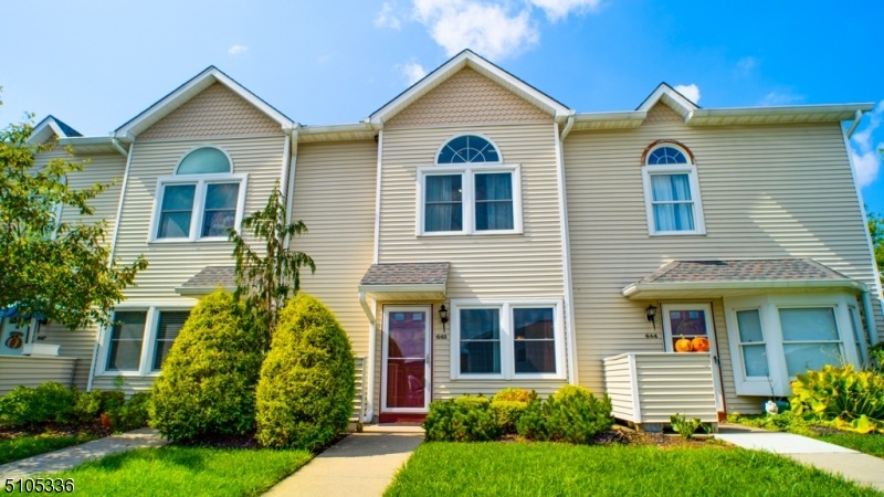 645 Faulkner Dr, Hackettstown, NJ 07840 - photo 1