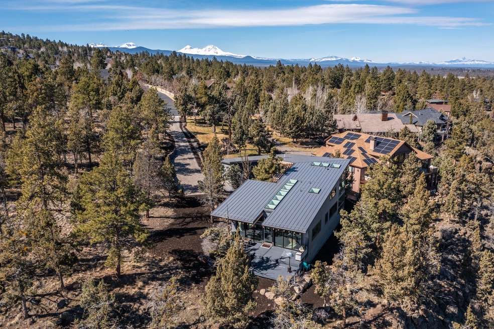 3518 NW Mesa Verde Ct, Bend, OR 97701 - photo 1