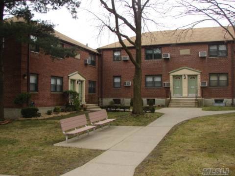57-15 246th Crescent unit E-4, Little Neck, NY 11362 - photo 1
