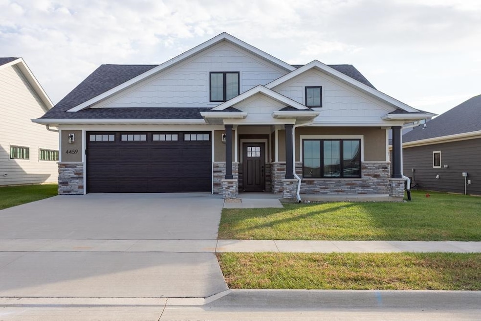 4459 Ewing Dr, Dubuque, IA 52002 - photo 1