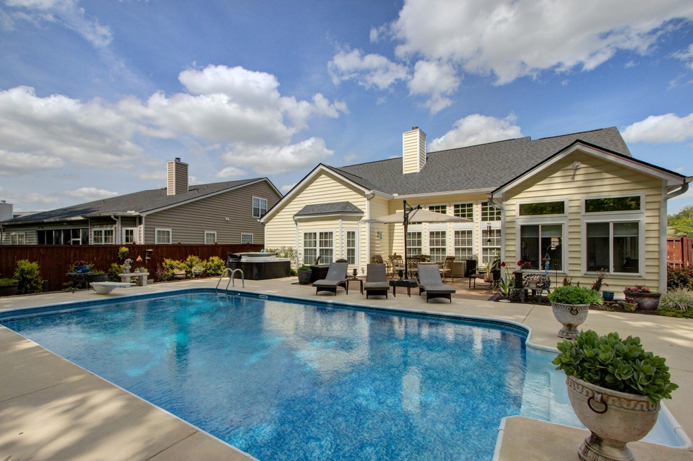 325 Sycamore shade St, Charleston SC (38