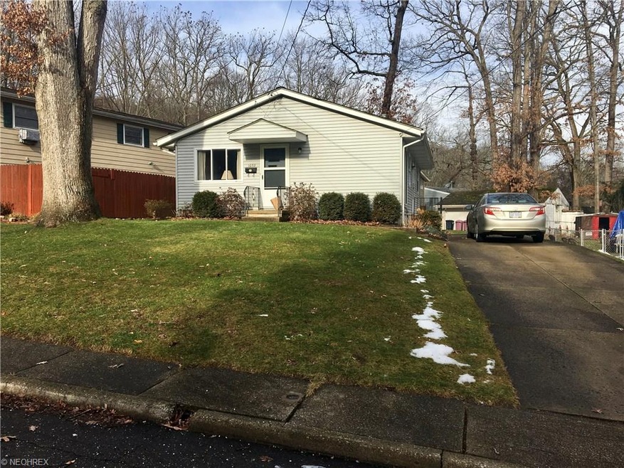 1032 Kevin Dr, Akron, OH 44313 - photo 1