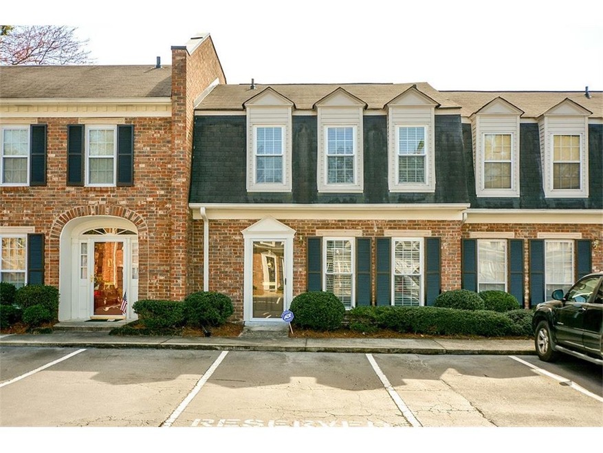 4 Sided brick townhouse