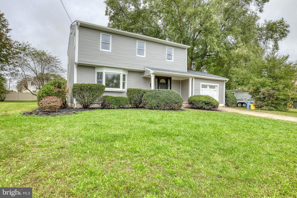 17 Misty Pine Ln, Trenton, NJ 08690 | MLS# NJME2036910