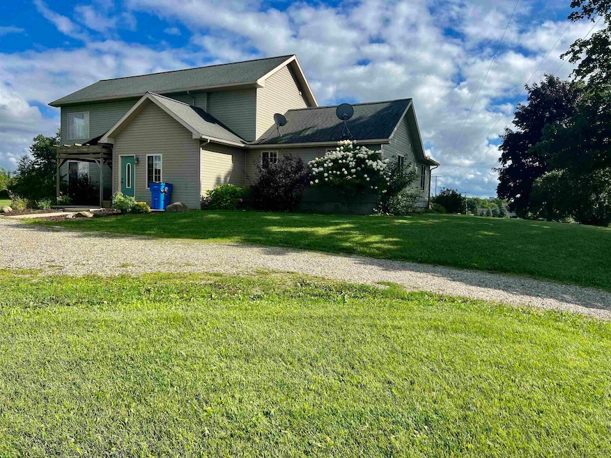 7877 Us Highway 127, Addison, MI 49220 - photo 1