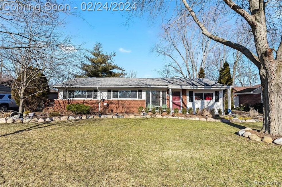 2630 Depew Dr, West Bloomfield, MI 48324 - photo 1