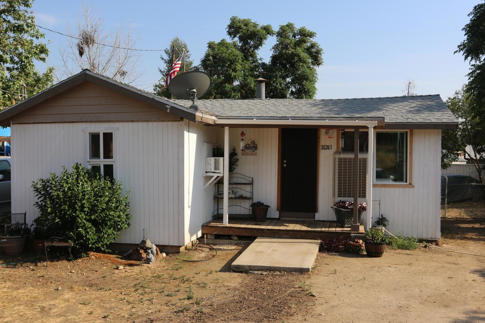 mom pine front