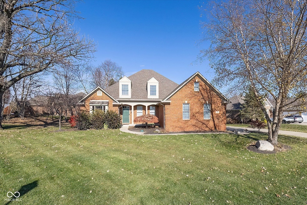 383 Walnut Woods Dr, Greenwood, IN 46142 - photo 1