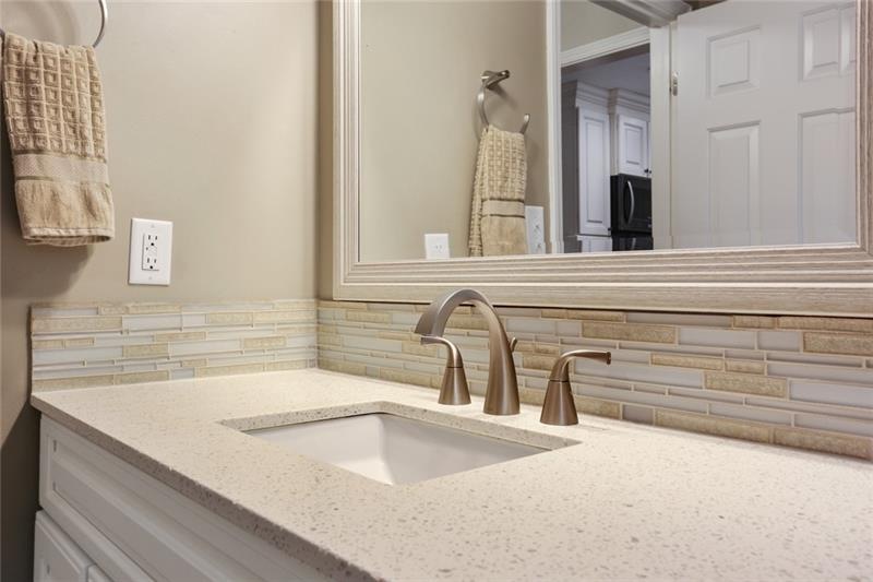 685 W Hembree Crossing, Roswell, GA 30076 - photo 1