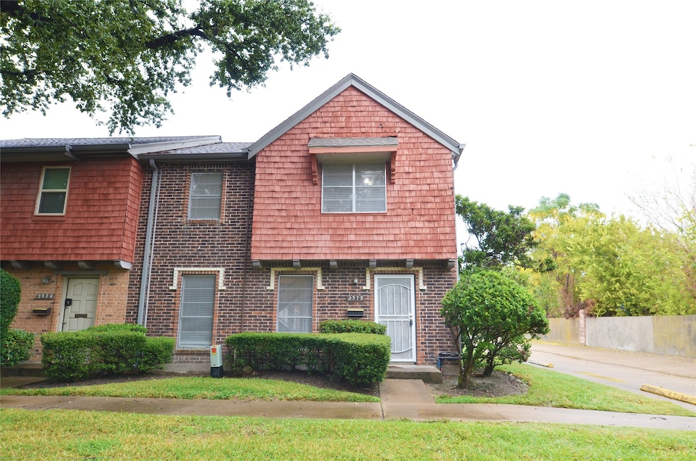 2372 Triway Ln unit 162, Houston, TX 77043 - photo 1