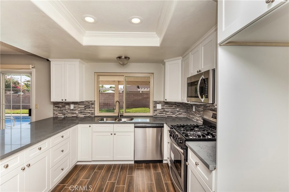 NEWLY REMODELED KITCHEN