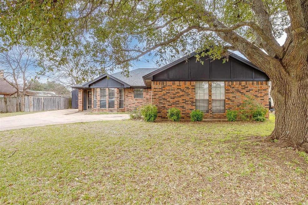 505 Odell St, Cleburne, TX 76033 - photo 1