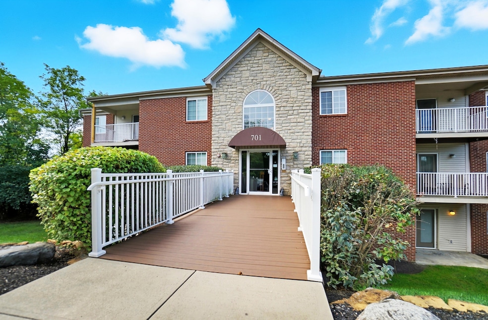 701 Napa Valley Ln unit 3, Crestview Hills, KY 41017 - photo 1