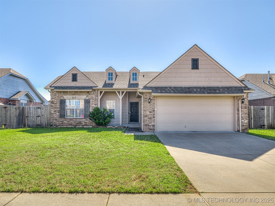 217 D P Newman Cir, Kiefer, OK 74041 - photo 1