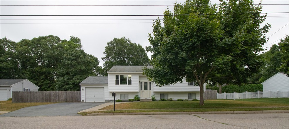 30 Lillian Ct, Warwick, RI 02886 - photo 1