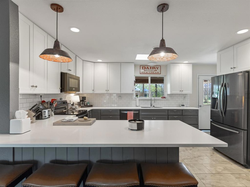 1219 Davis Rd, Granbury, TX 76049 - photo 1