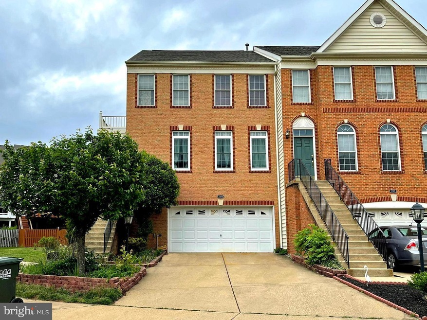 22570 Welborne Manor Square, Ashburn, VA 20148 - photo 1