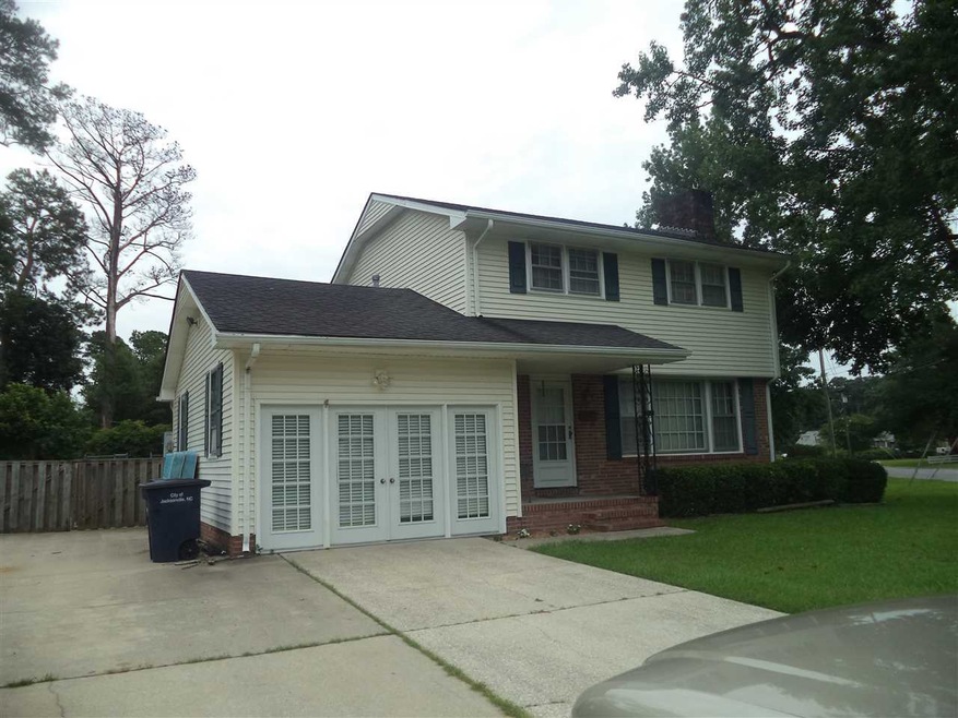 800 Smallwood Dr, Jacksonville, NC 28540 - photo 1