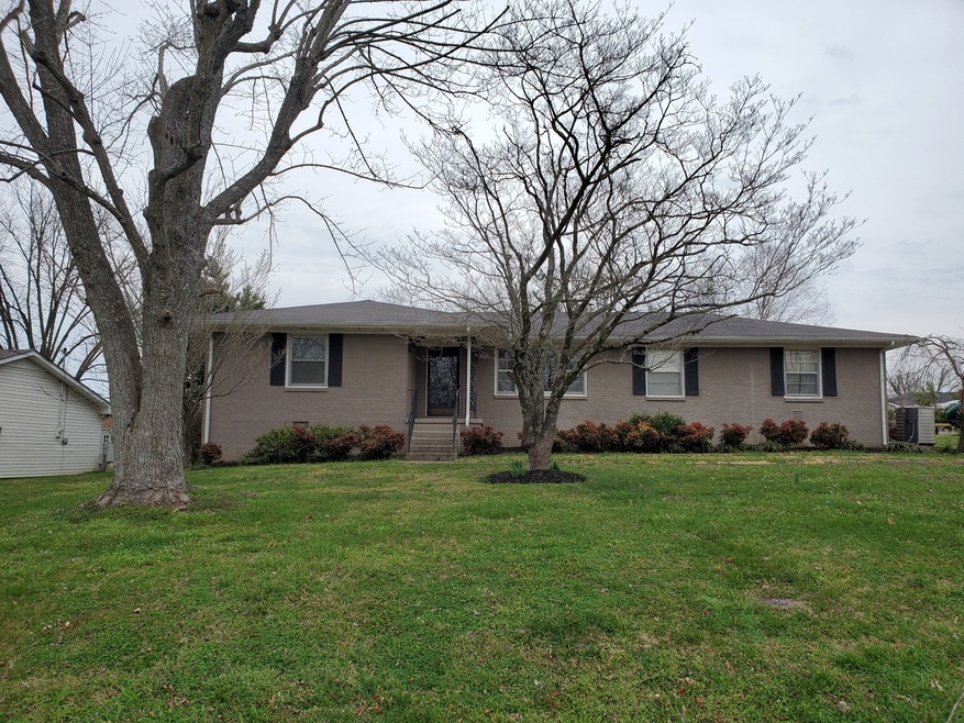 306 Rosemary Ln, Shelbyville, TN 37160 - photo 1