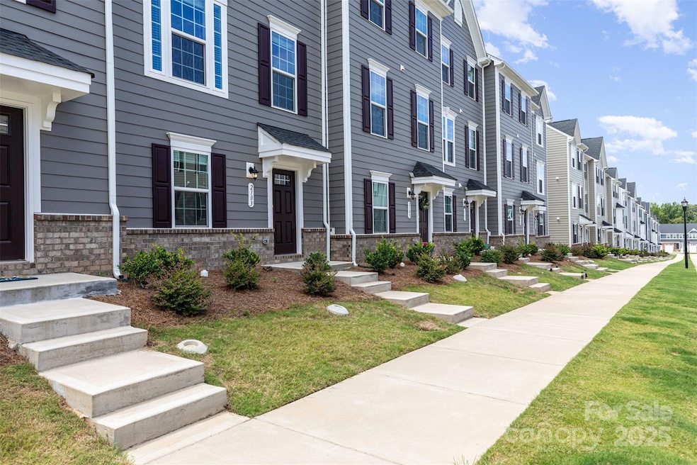 Sold $323,000 • Co-Listing Agent