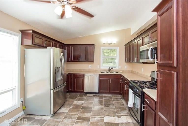 2536 E Ovid Ave, Des Moines, IA 50317 - photo 1