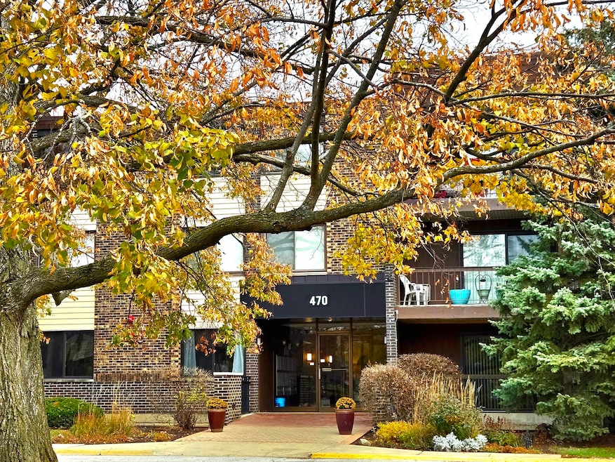 470 Raintree Ct unit 3L, Glen Ellyn, IL 60137 - photo 1