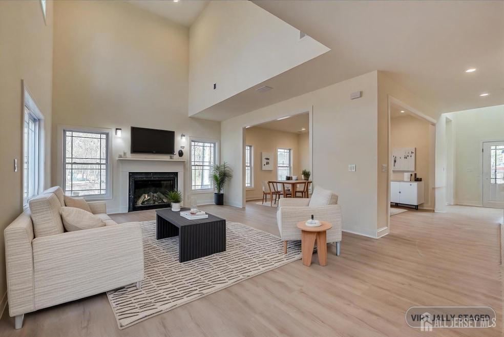 Under Contract $999,000