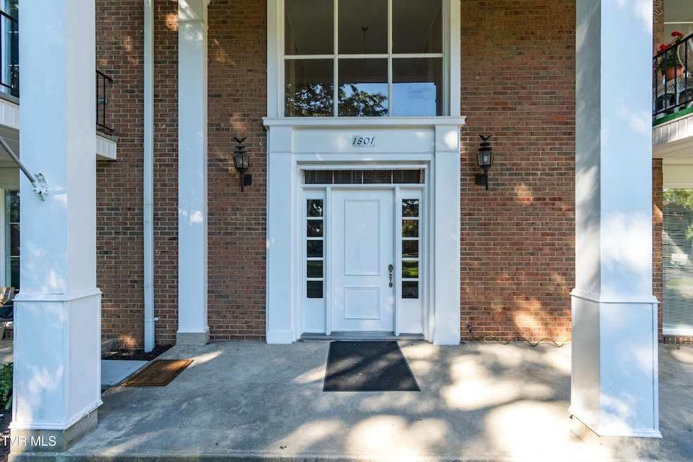 1801 Manor Ct unit B, Kingsport, TN 37660 - photo 1