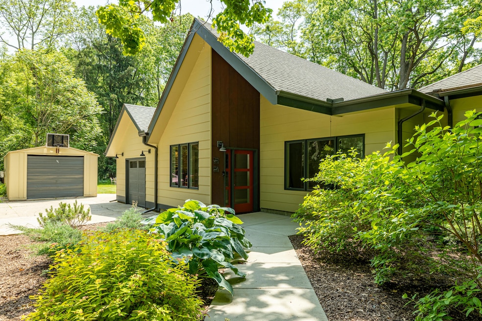 2012 Pontiac Trail, Ann Arbor, MI 48105 - photo 1