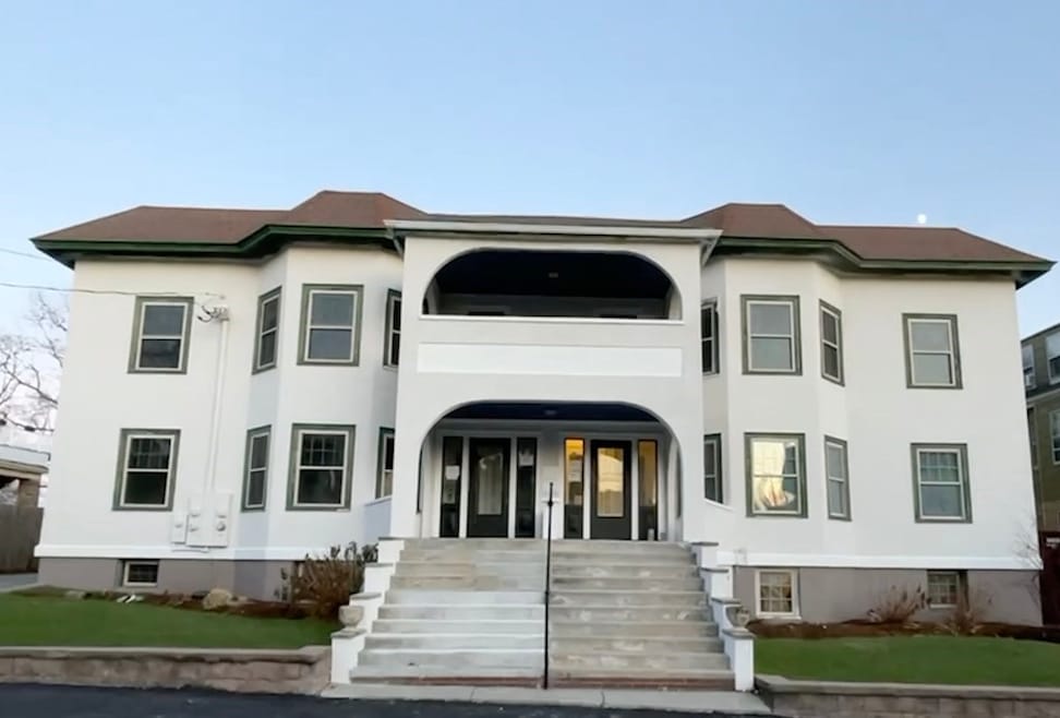 205 Hammond St unit 3, Waltham, MA 02451 - photo 1