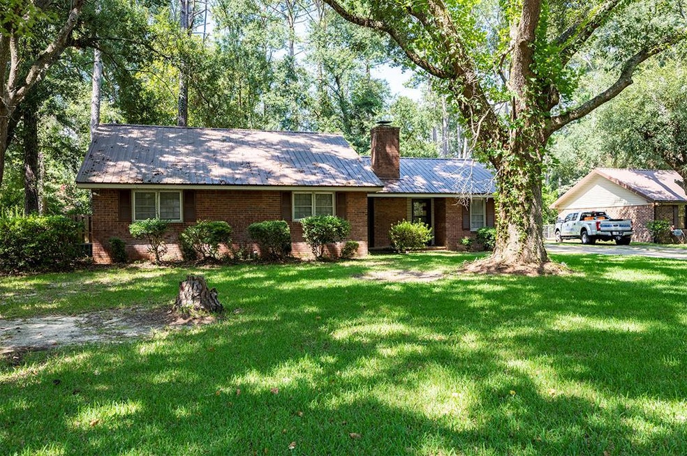 907 Parrish Ln, Albany, GA 31705 - photo 1