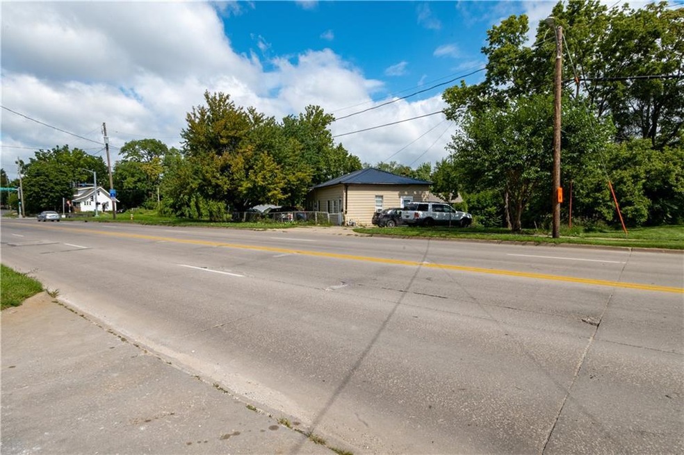 2721 SE 6th St, Des Moines, IA 50315 - photo 1