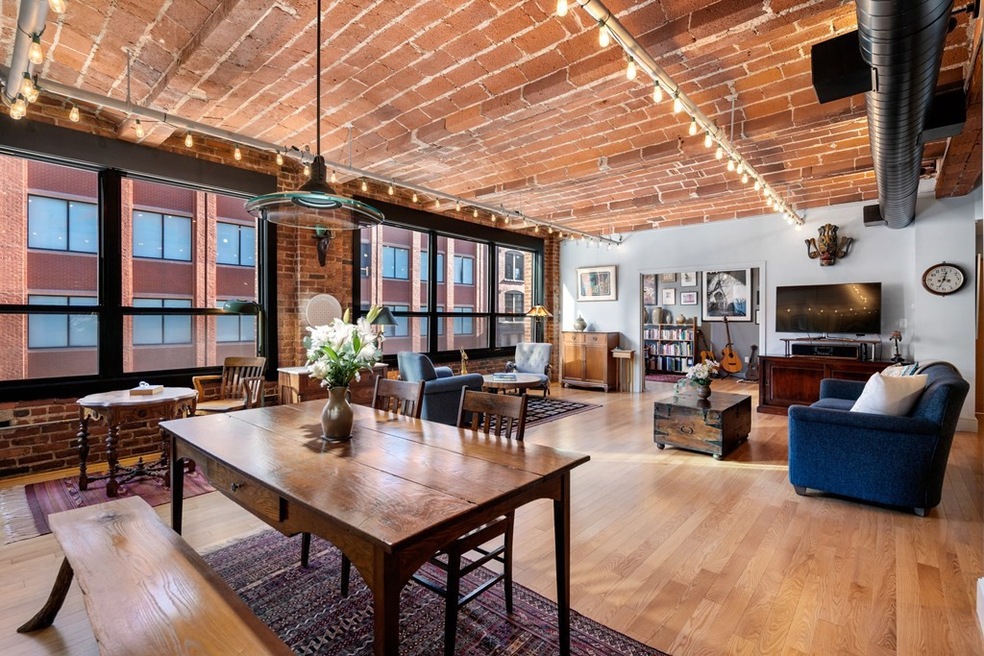 121 Beach St unit 302, Boston, MA 02111 - photo 1