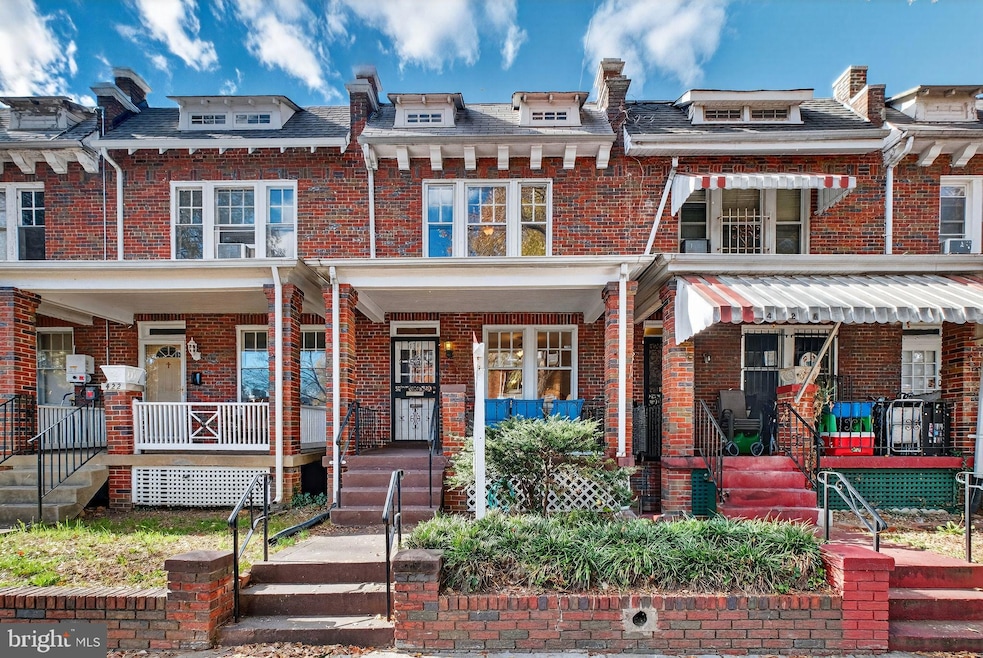 Under Contract $550,000