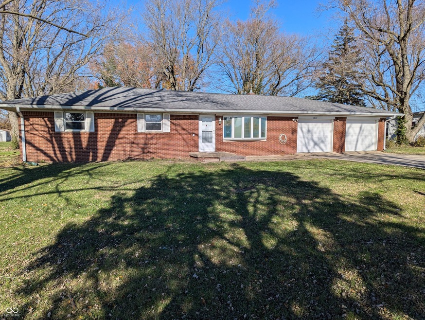2216 E 500 N, Whiteland, IN 46184 - photo 1