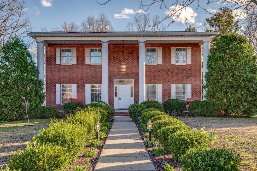 507 Old Pond Ln, Dickson, TN 37055 - photo 1