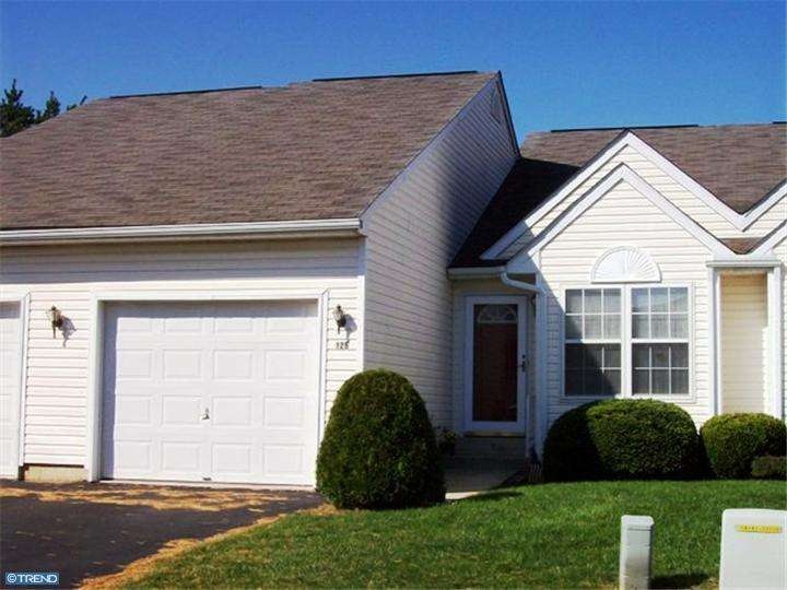 126 N 4th St, Bally, PA 19503 - photo 1