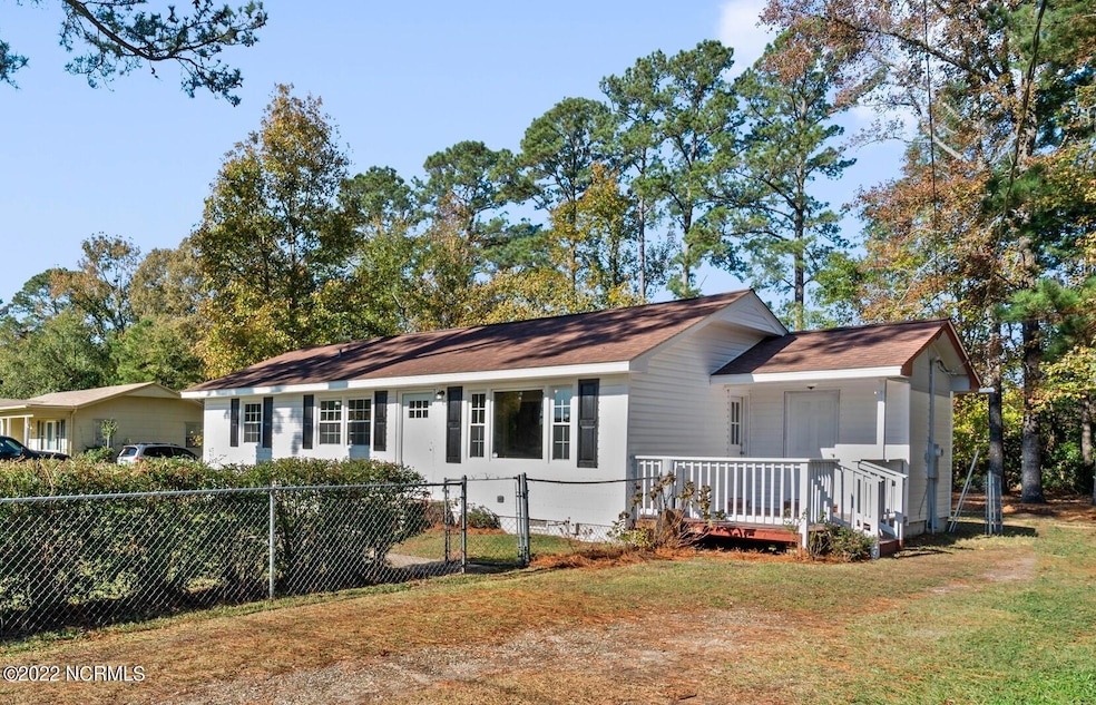 311 Lakewood Dr, Jacksonville, NC 28546 - photo 1