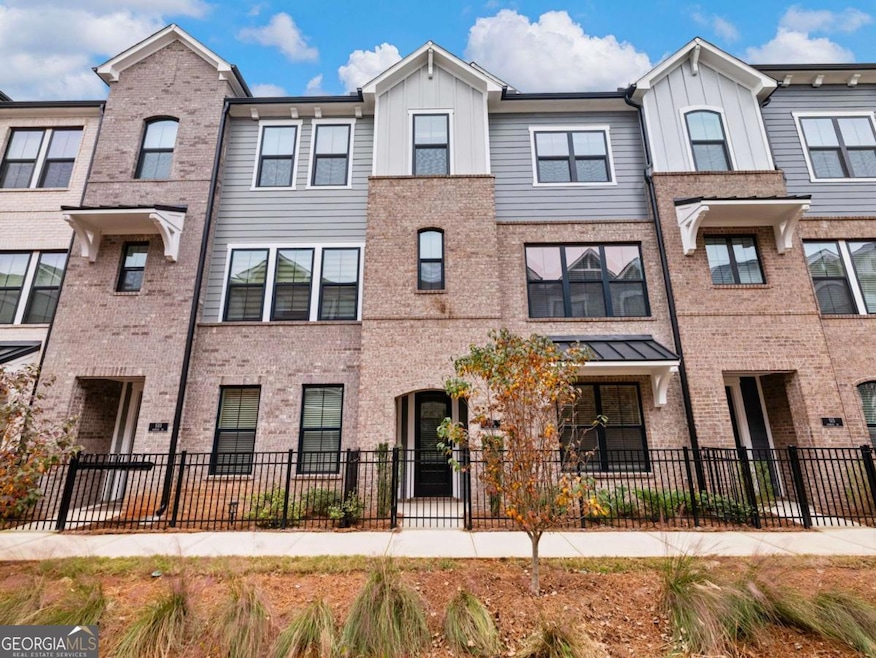 525 Ashbury Dr, Roswell, GA 30076 - photo 1