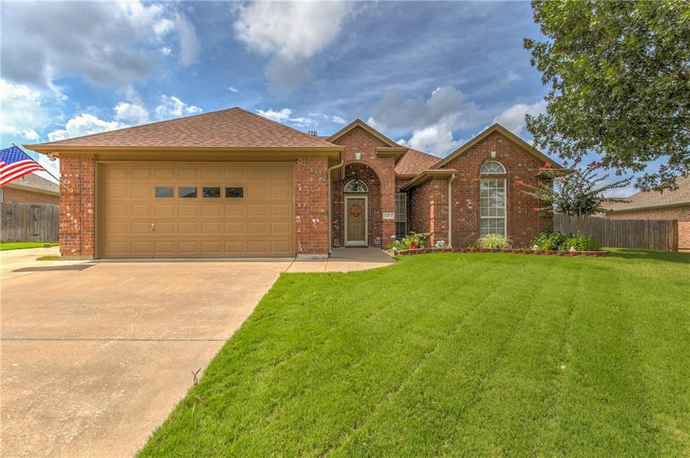 Immaculate 3 bedroom, 2 bath home awaits your fami