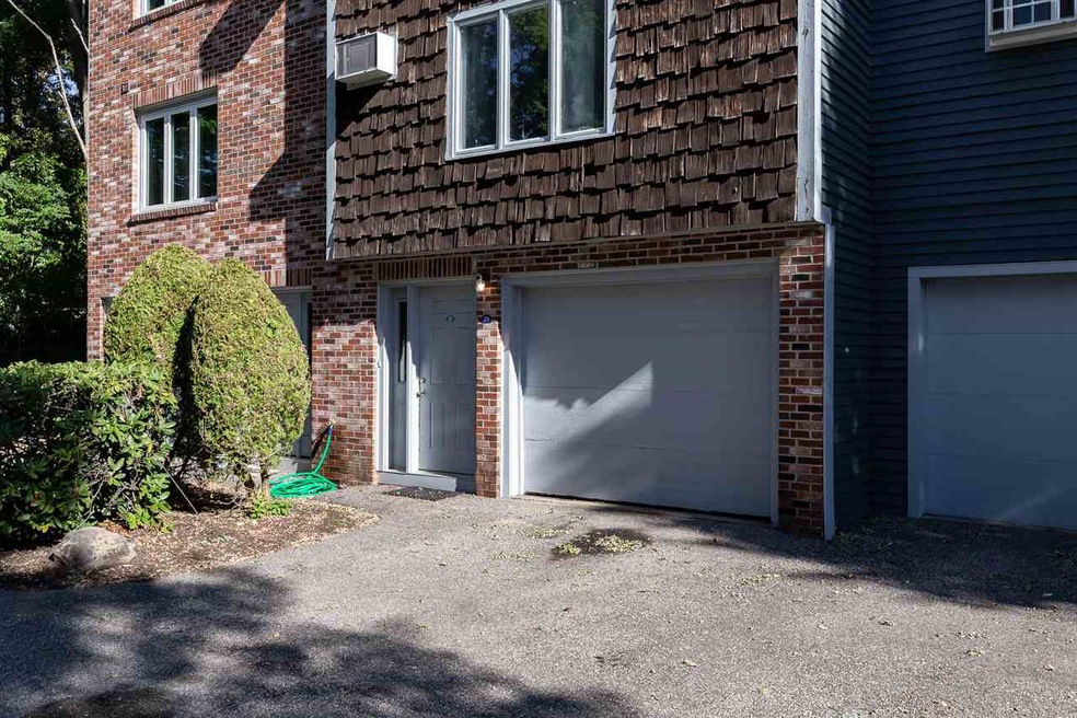 28 Valley Way W, Manchester, NH 03102 - photo 1