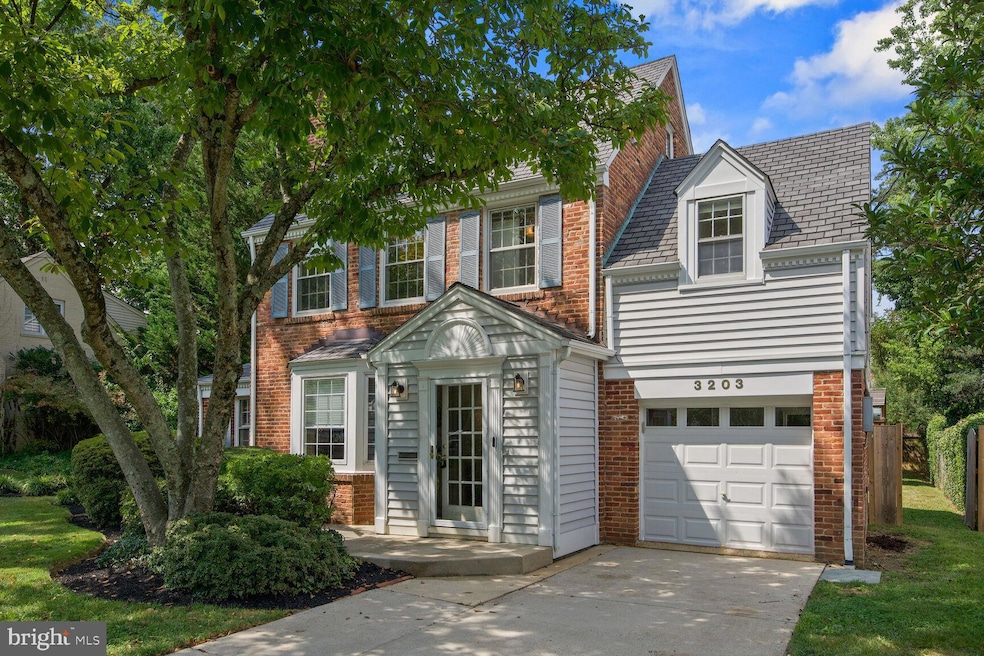 3203 Cummings Ln, Chevy Chase, MD 20815 - photo 1