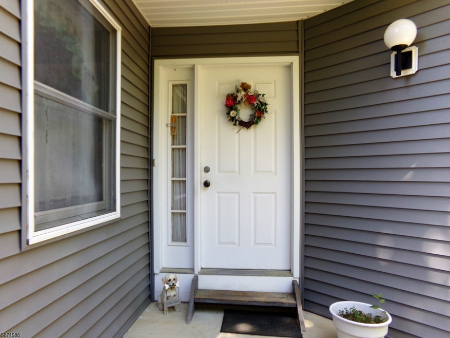 18 Meadow Pond Rd, Hamburg, NJ 07419 - photo 1