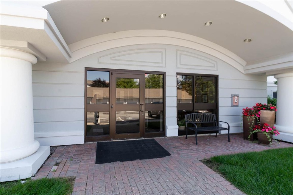 18 Mountain Laurels Dr unit U303, Nashua, NH 03062 - photo 1