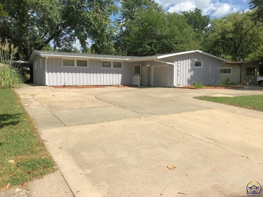 1406 SW Cornwall St, Topeka, KS 66611 - photo 1
