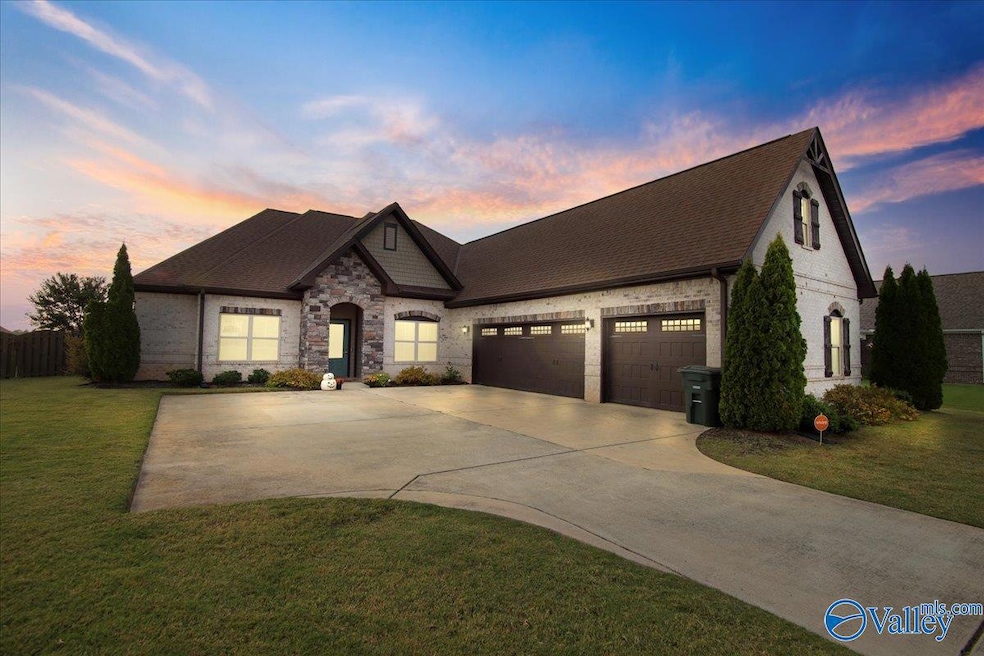 325 Summerglen Rd SW, Madison, AL 35756 - photo 1