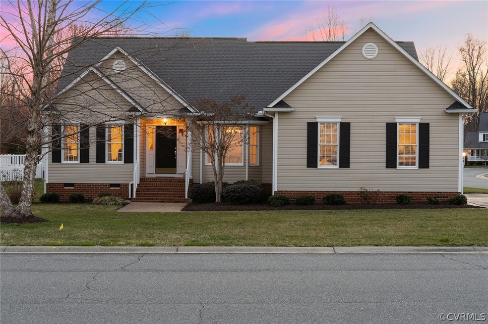 9457 Crescent View Dr, Mechanicsville, VA 23116 - photo 1