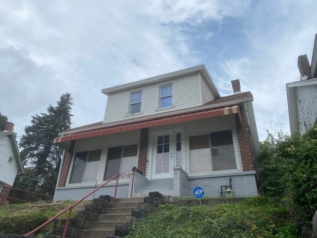 Front view of 86 Bascom