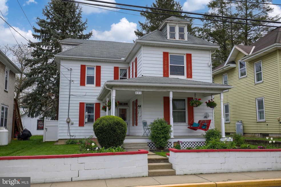 221 Brimmer Ave, New Holland, PA 17557 - photo 1
